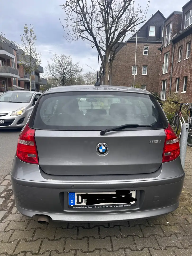 BMW 118 118i Silber - 2