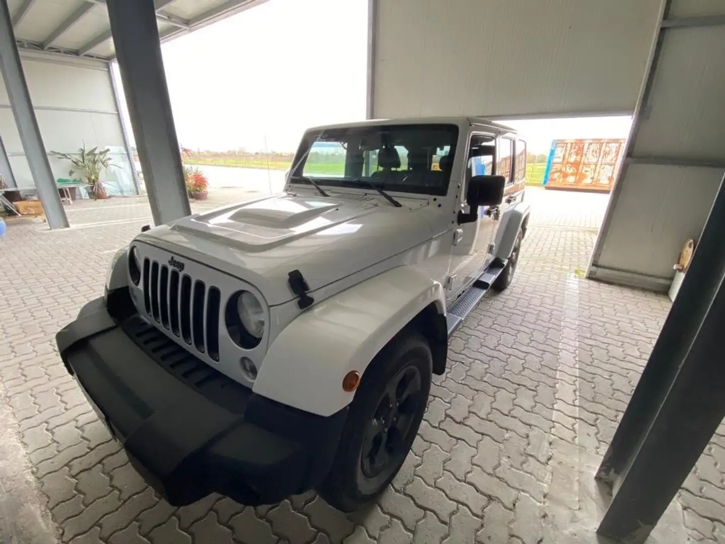 Jeep Wrangler Unlimited 2.8 crd Black edition auto Bianco - 1