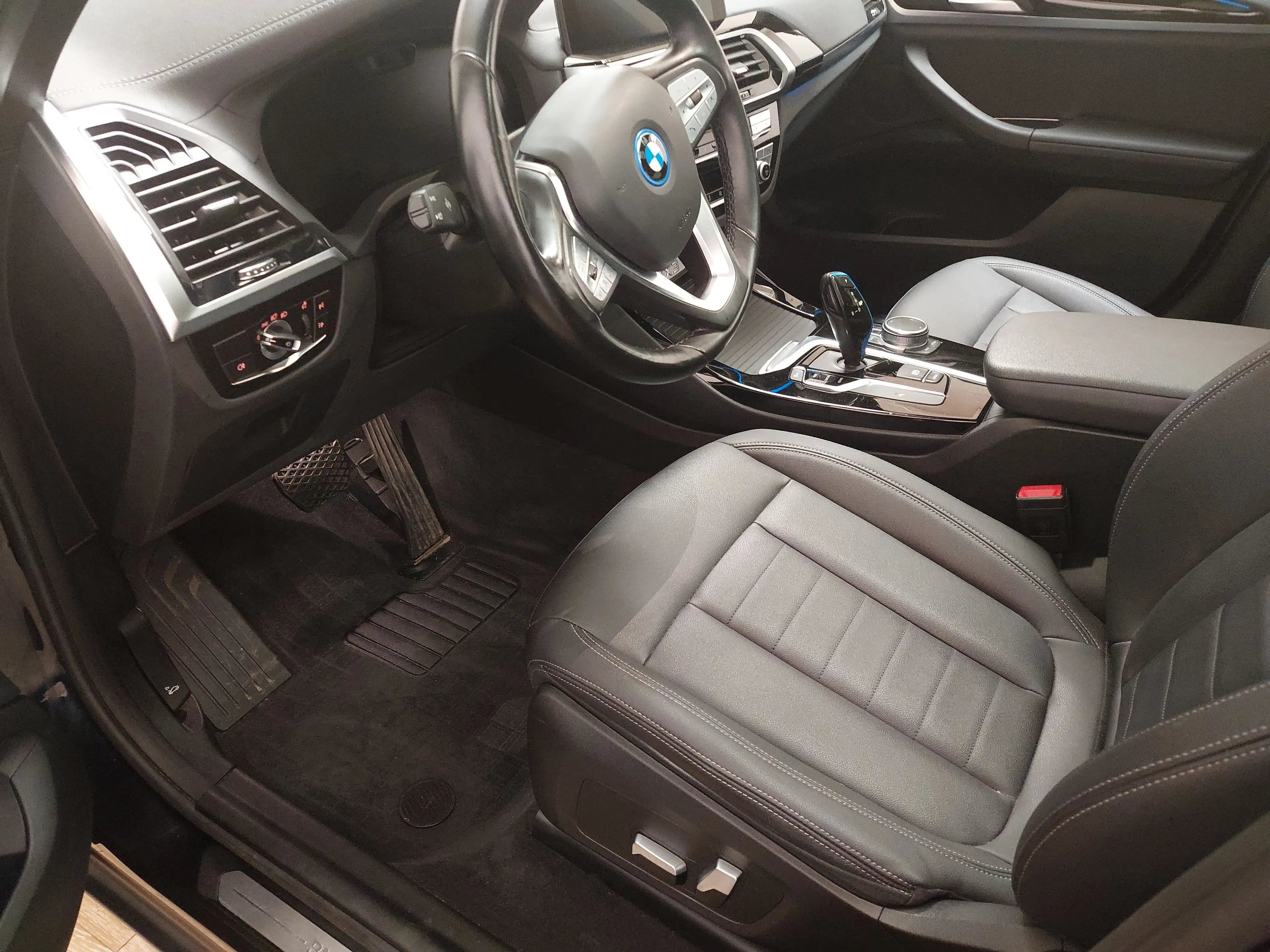 BMW iX3 Leder Navi LED LC Prof. Kamera — photo 6