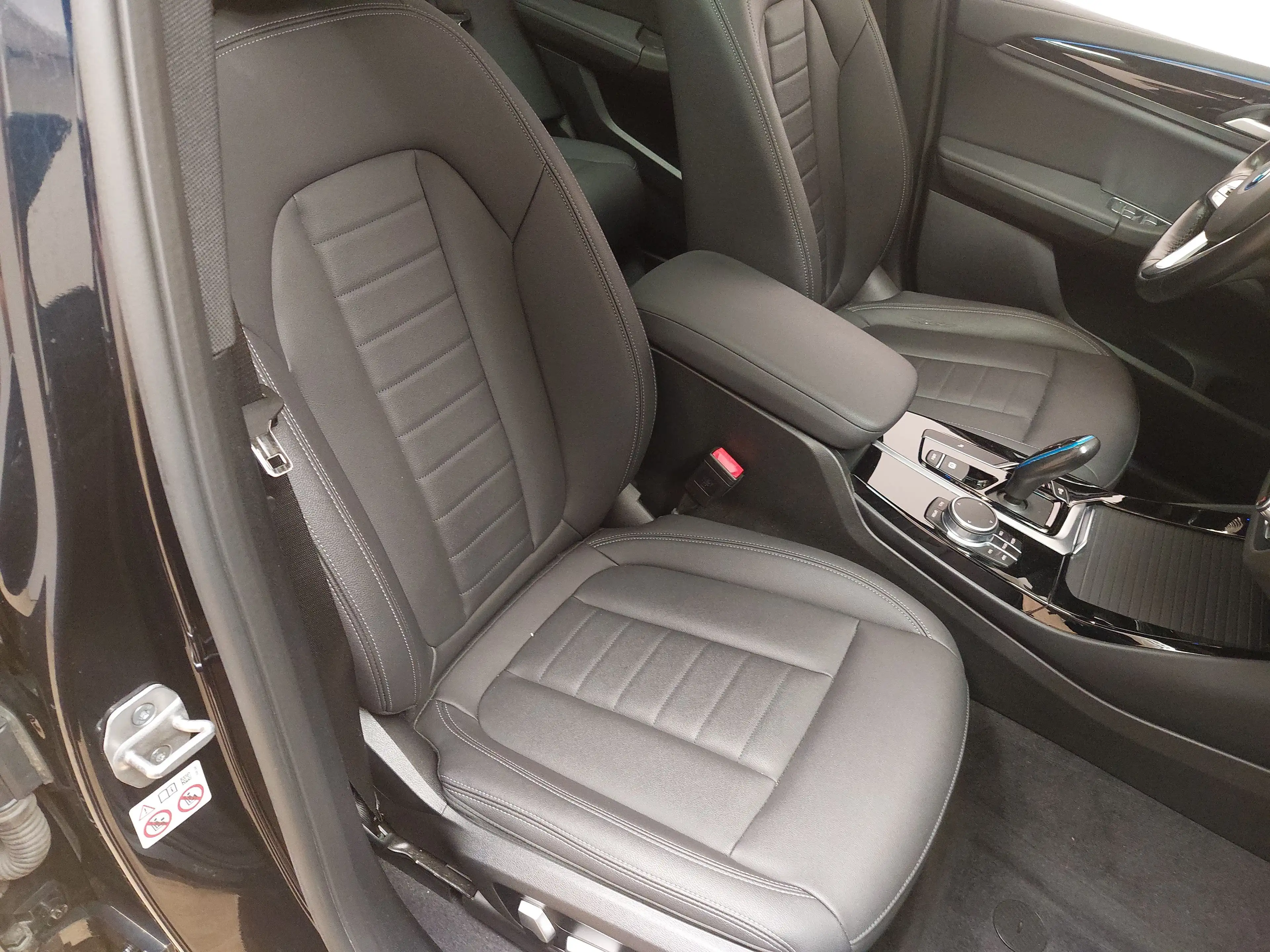 BMW iX3 Leder Navi LED LC Prof. Kamera — photo 10