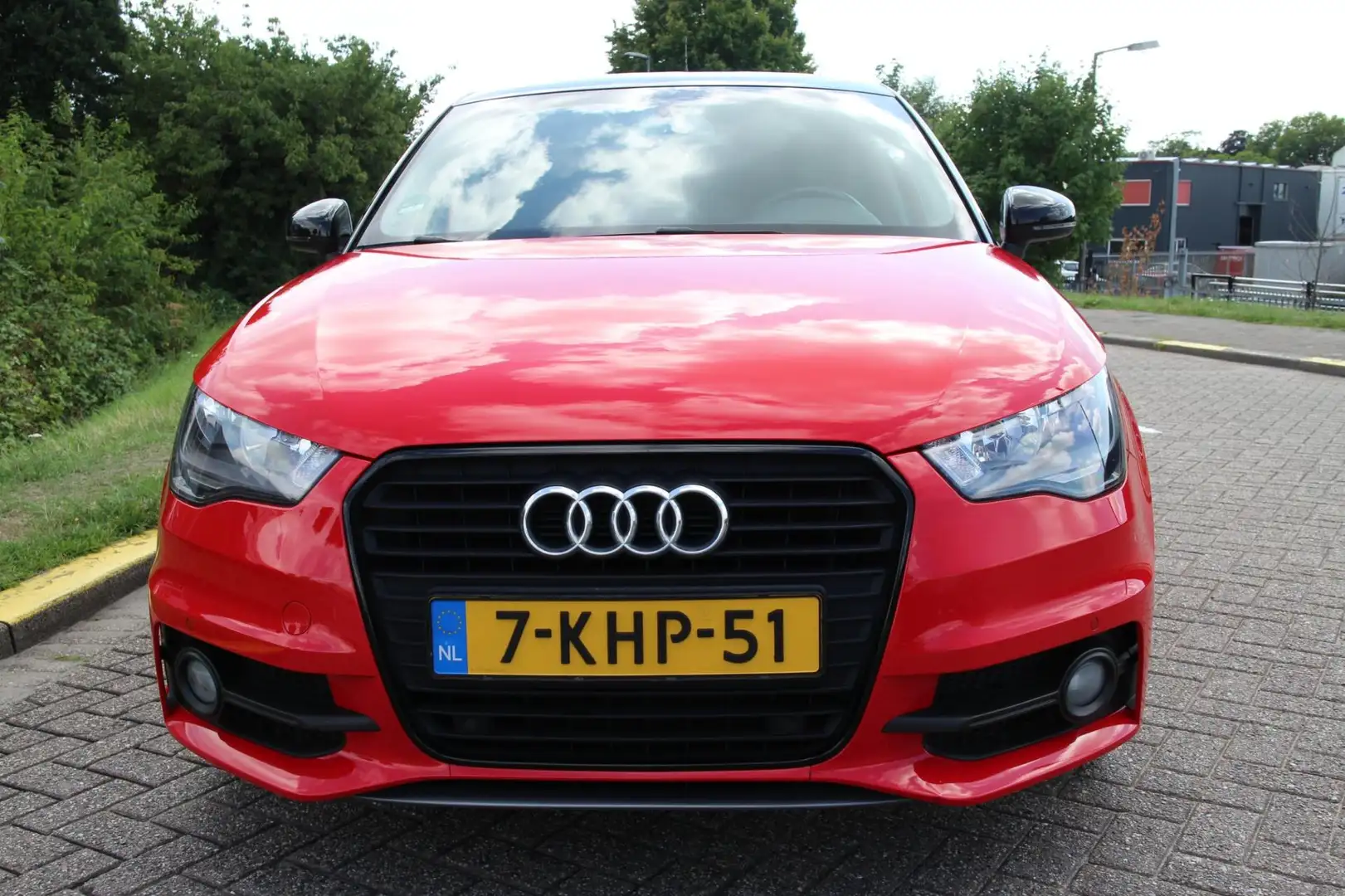 Audi A1 Sportback 1.2 TFSI Admired Rood - 2