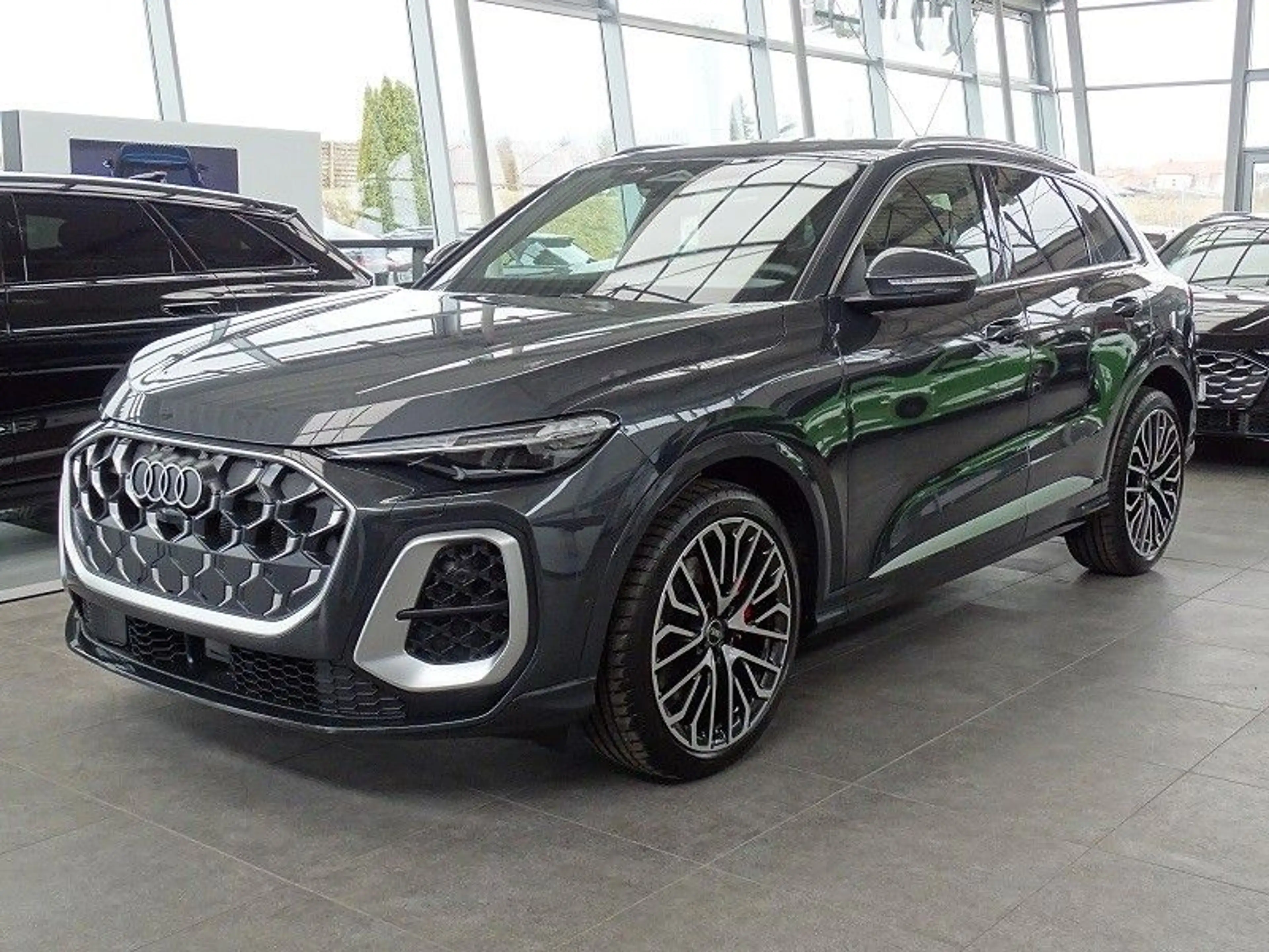 Audi SQ5 3.0 TFSI 270 kW quattro - Tech pro /  B & O — photo 2