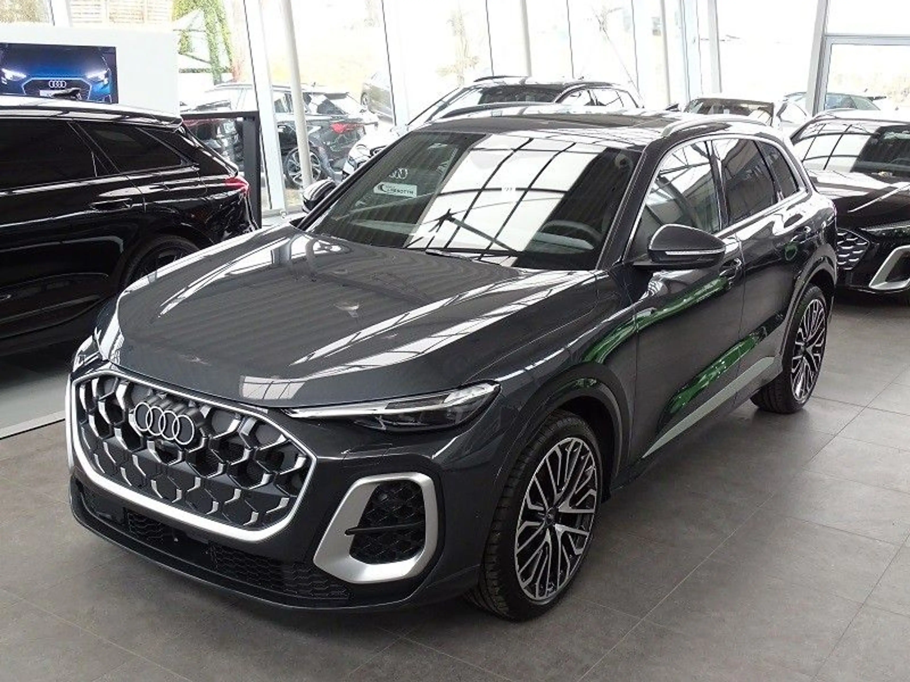 Audi SQ5 3.0 TFSI 270 kW quattro - Tech pro /  B & O — photo 3