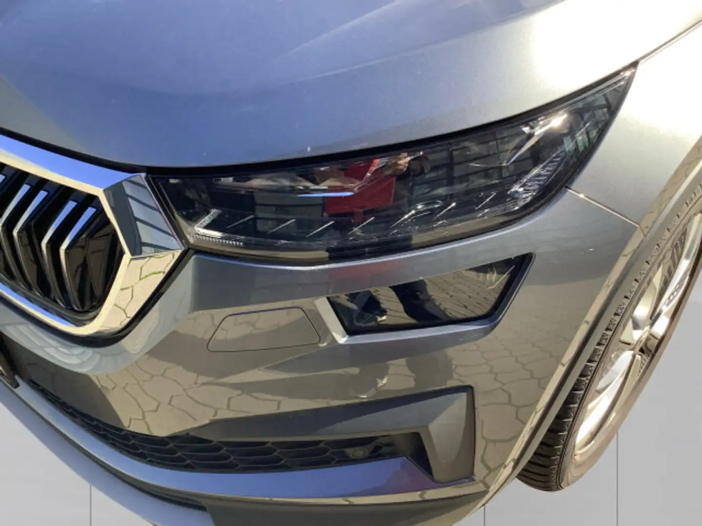 Skoda Kodiaq KODIAQ TSI DSG 4X4 STYLE **AHK*ACC*COLUMBUS*LED* Gris - 2