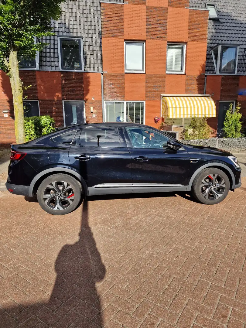 Renault Arkana 1.6 E-T H 145 RSLine Чёрный - 2