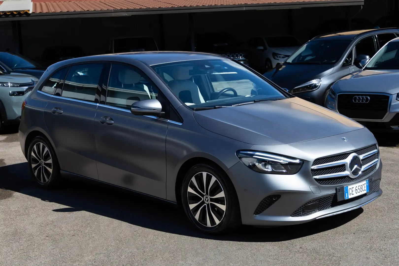 Mercedes-Benz B 180 Classe B - W247 2018 Business Extra auto Gris - 2