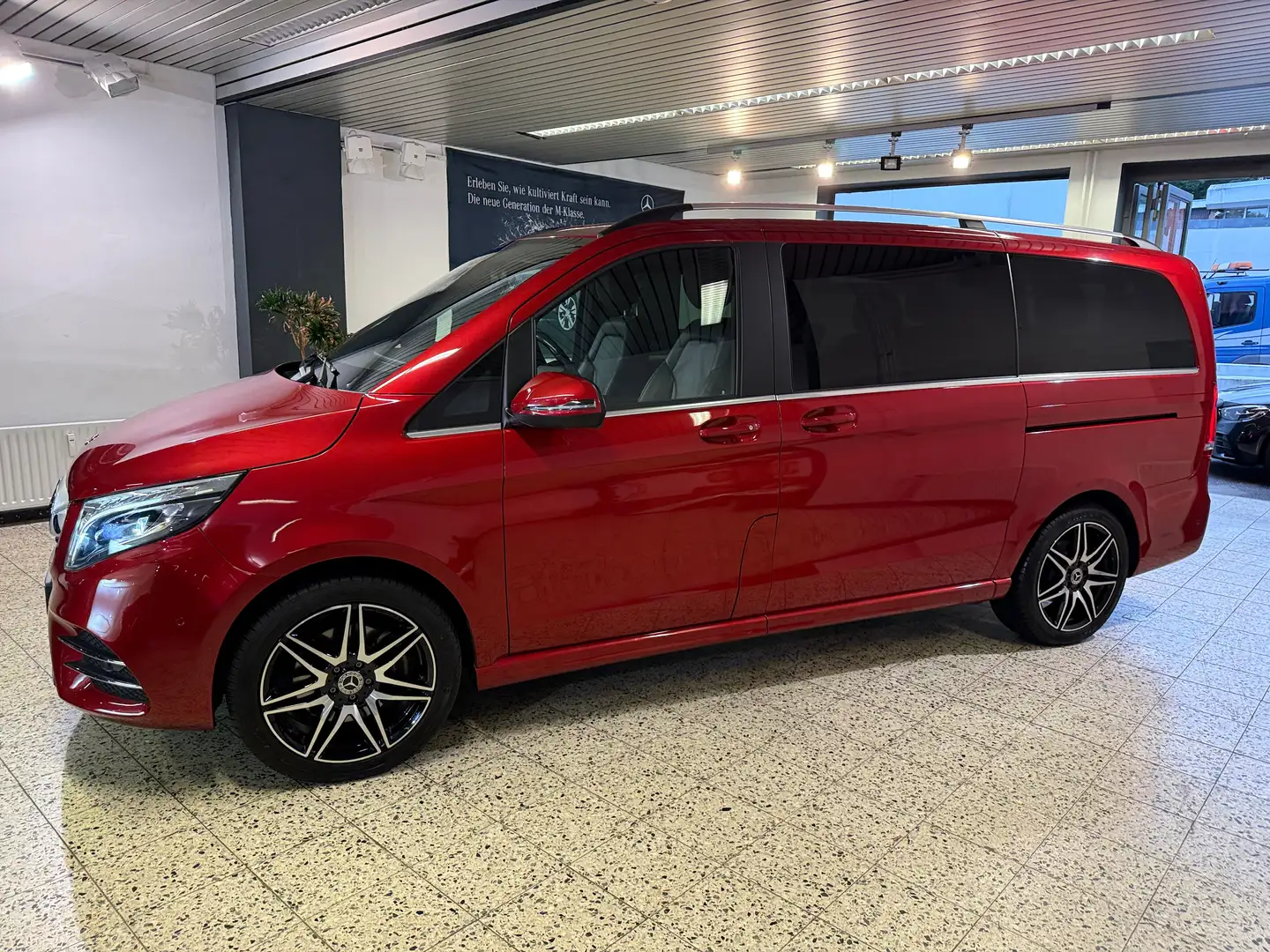 Mercedes-Benz V 250 d AMG Line NAV/LED/DISTR/LEDER/AHK/TW/360/7-Sitzer Rot - 1