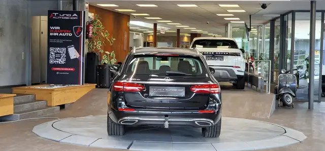 Mercedes-Benz E-Class view 8