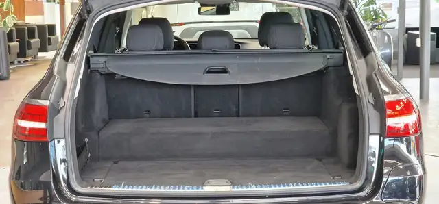 Mercedes-Benz E-Class view 10