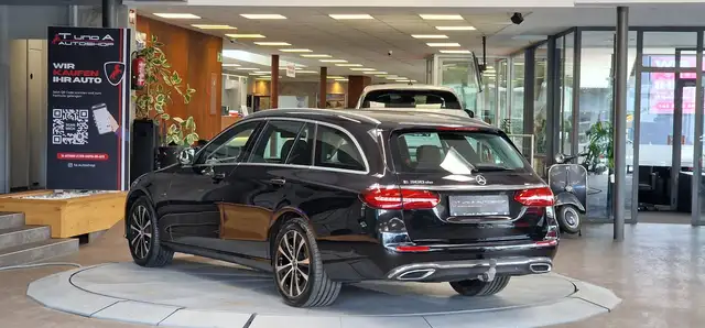 Mercedes-Benz E-Class view 6