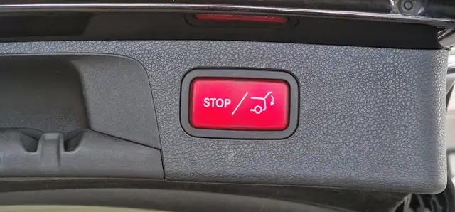 Mercedes-Benz E-Class view 11