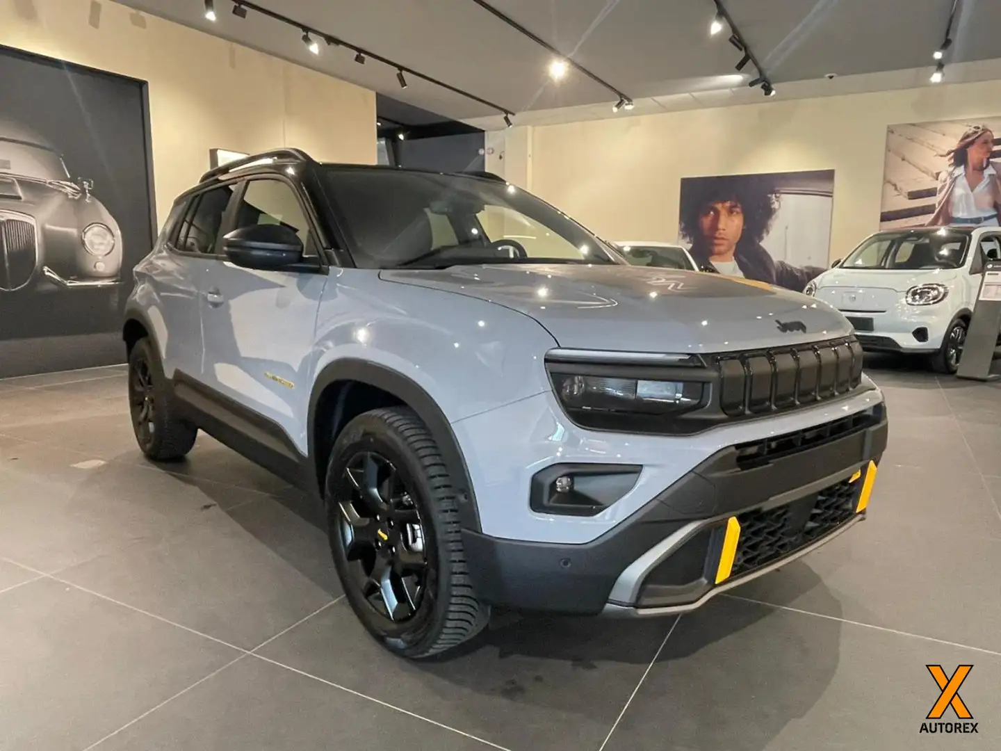 Jeep Avenger 1.2 Turbo 136 CV MHEV 4xe Upland Grigio - 1