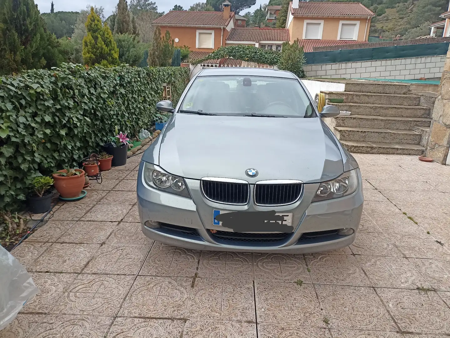 BMW 320 320d Touring - 1