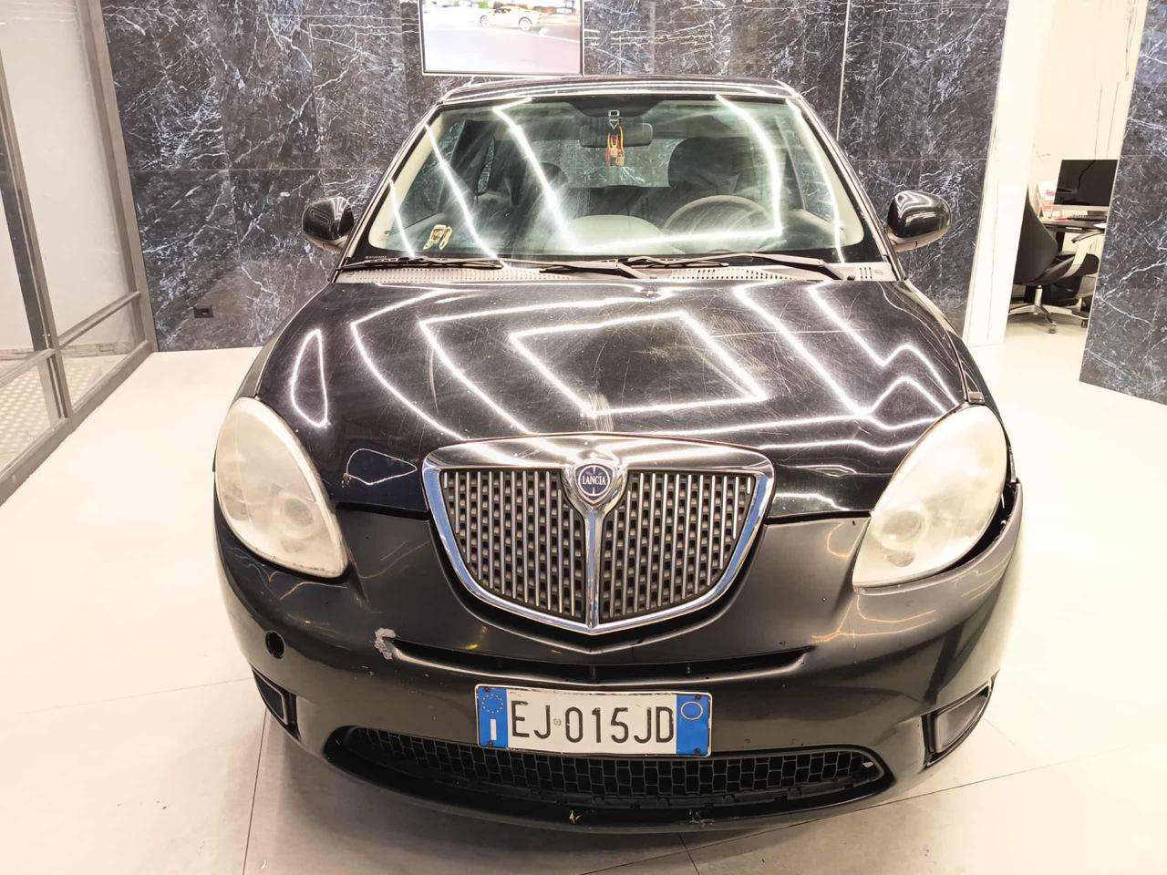 Lancia Ypsilon 1.2 69 CV Unyca