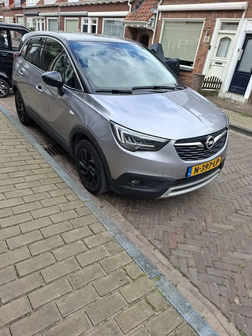 Opel Crossland X 1.2 Start/Stop Automatik Edition Grijs - 1