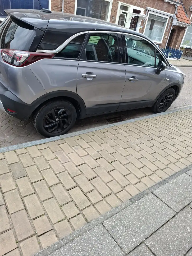 Opel Crossland X 1.2 Start/Stop Automatik Edition Grijs - 2