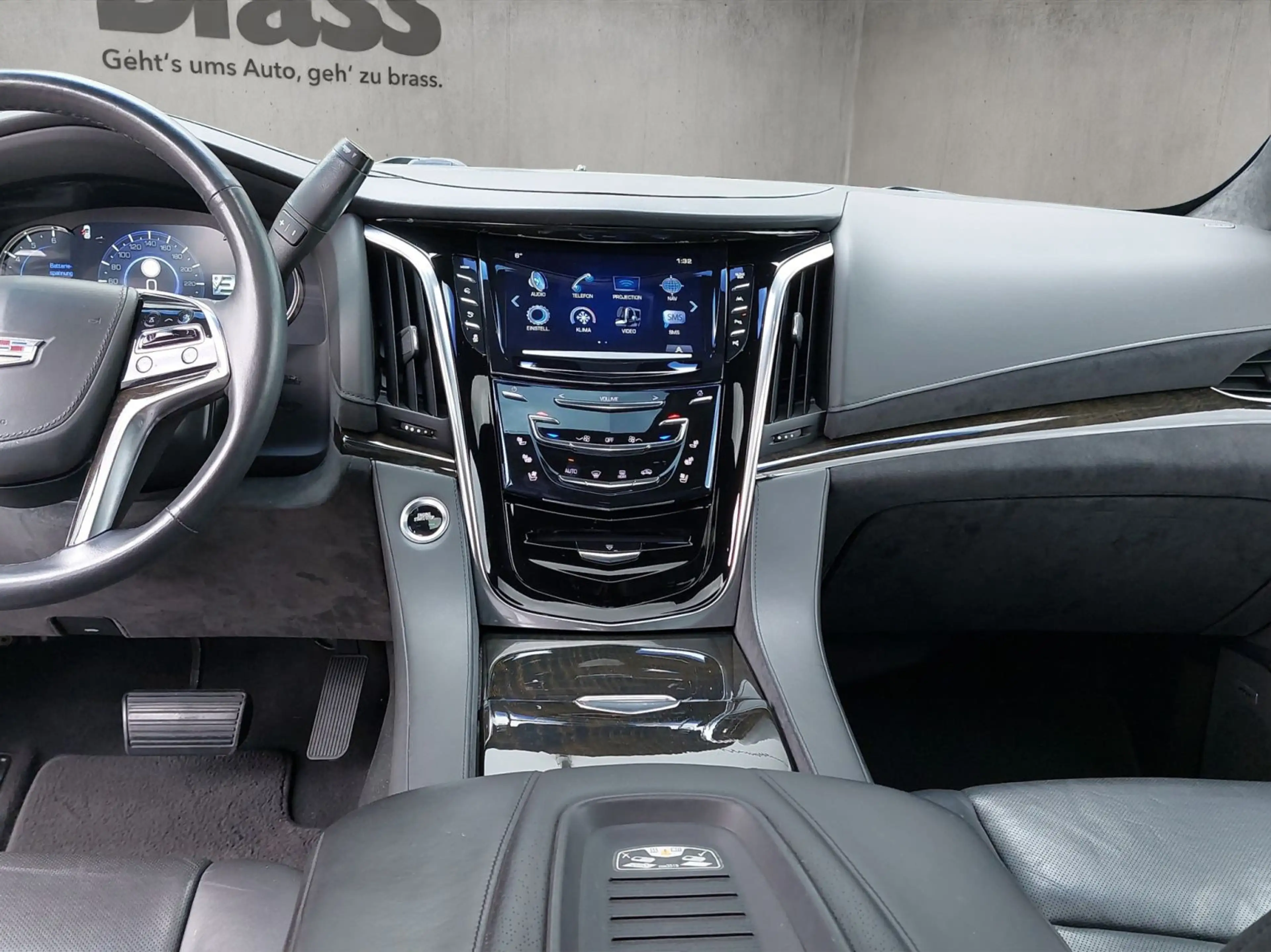 Cadillac Escalade 6.2 V8 Platinum — photo 14
