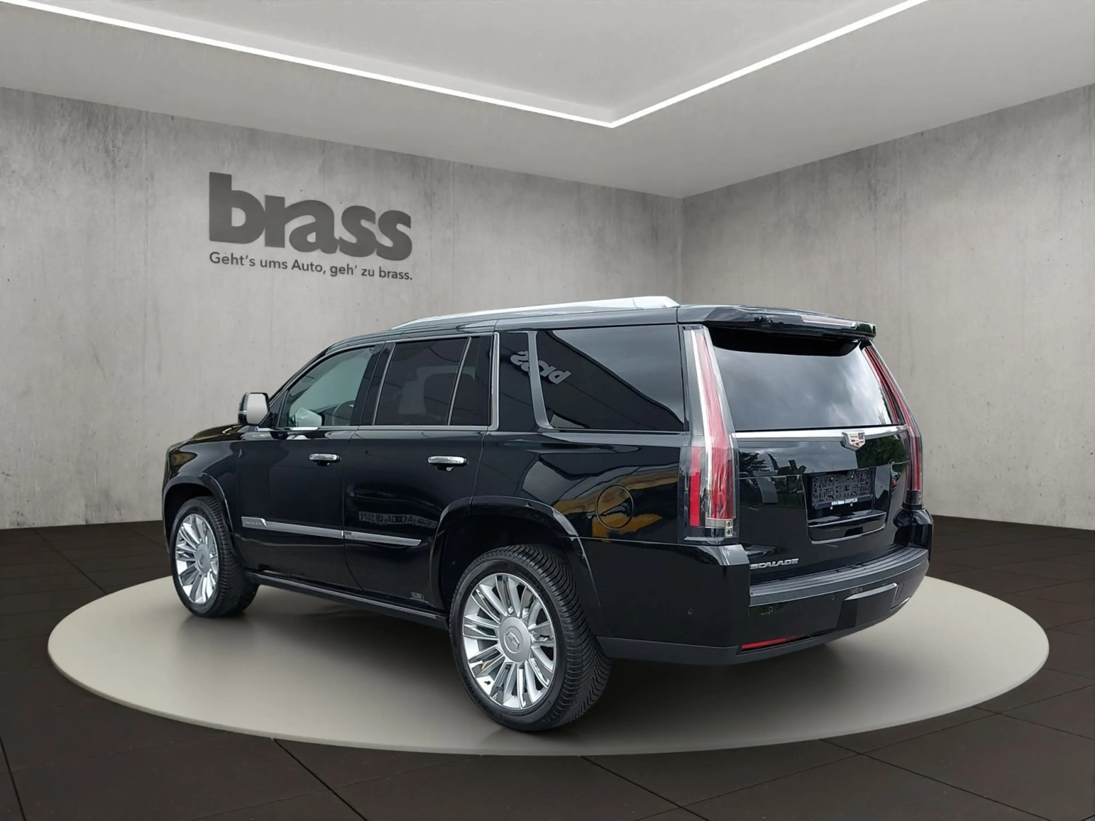 Cadillac Escalade 6.2 V8 Platinum — photo 2