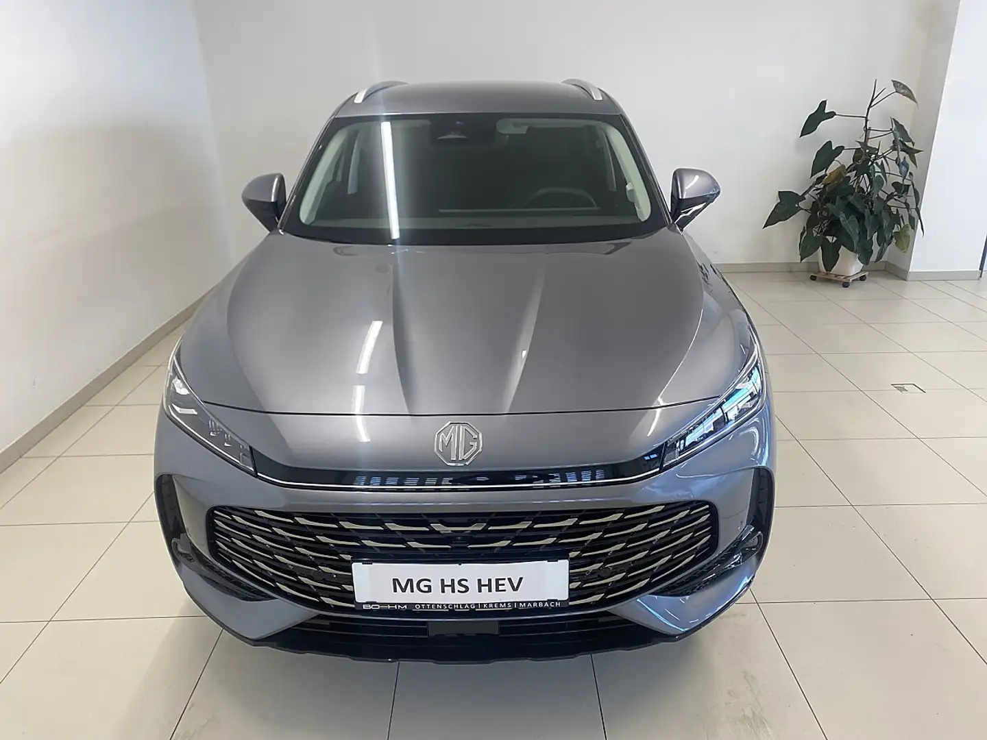 MG HS Hybrid+ Luxury 1,8Wh Aut. Lenkradhzg. Grau - 2
