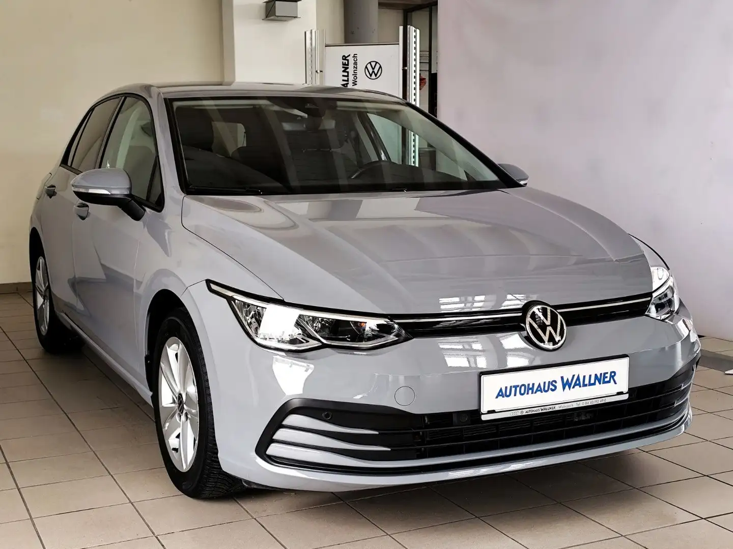 Volkswagen Golf VIII Lim. Life eTSI Grau - 2