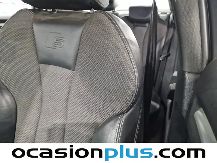 Audi A3 Sedán 1.5 35 TFSI S line 6 vel. 2019, foto 8