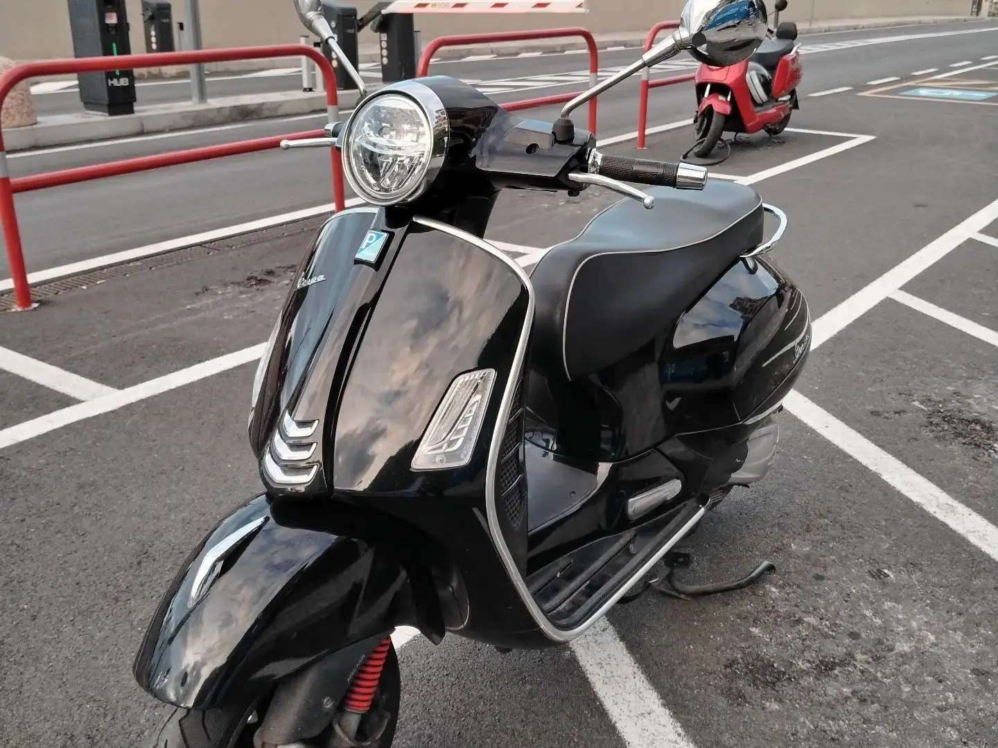 Piaggio GTS 300 Nero - 2