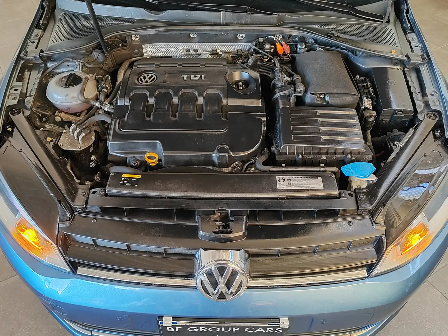Volkswagen Golf 1.6 tdi highline *automatica* Azul - 2