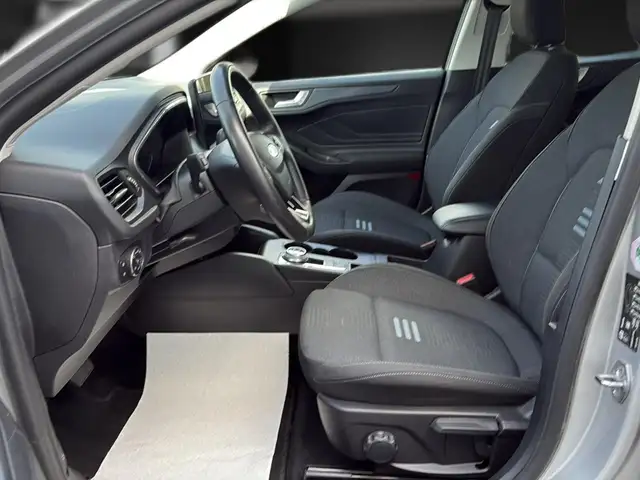 Ford Focus view 14