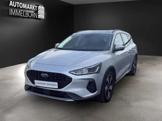 Ford Focus view 3