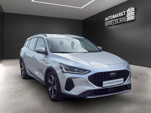 Ford Focus view 2