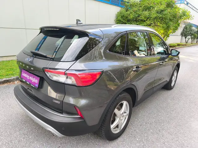 Ford Kuga view 3