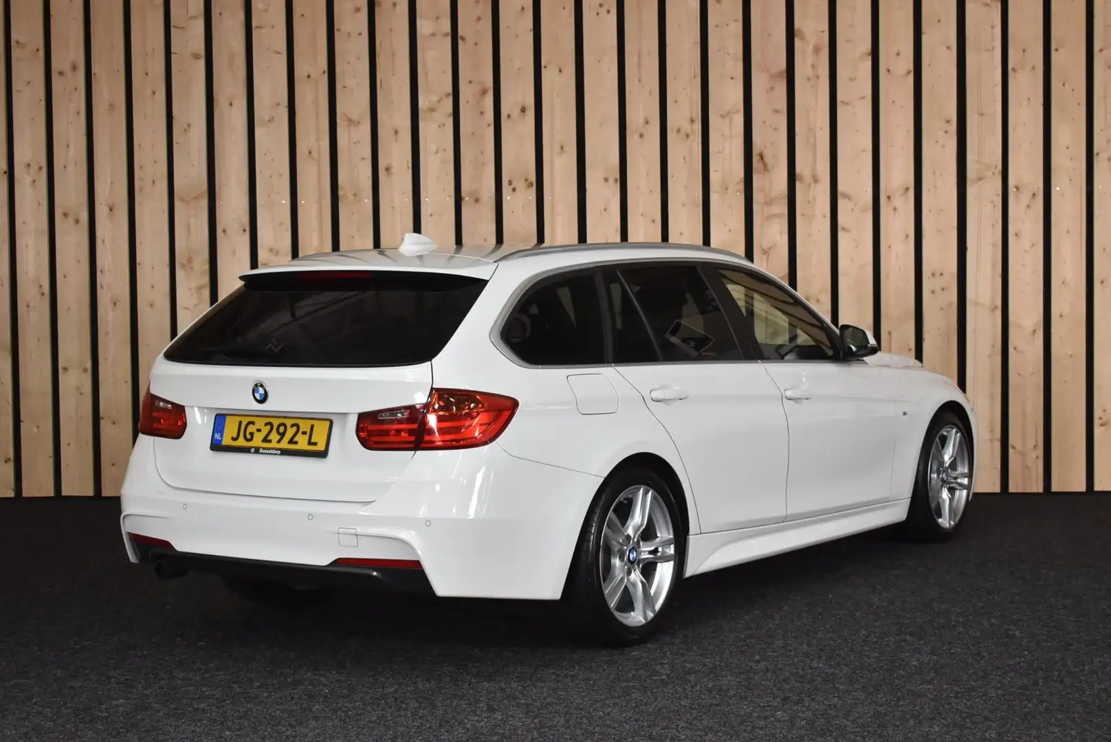 BMW 316 3-serie Touring 316i M Sport Edition High Executiv Wit - 2