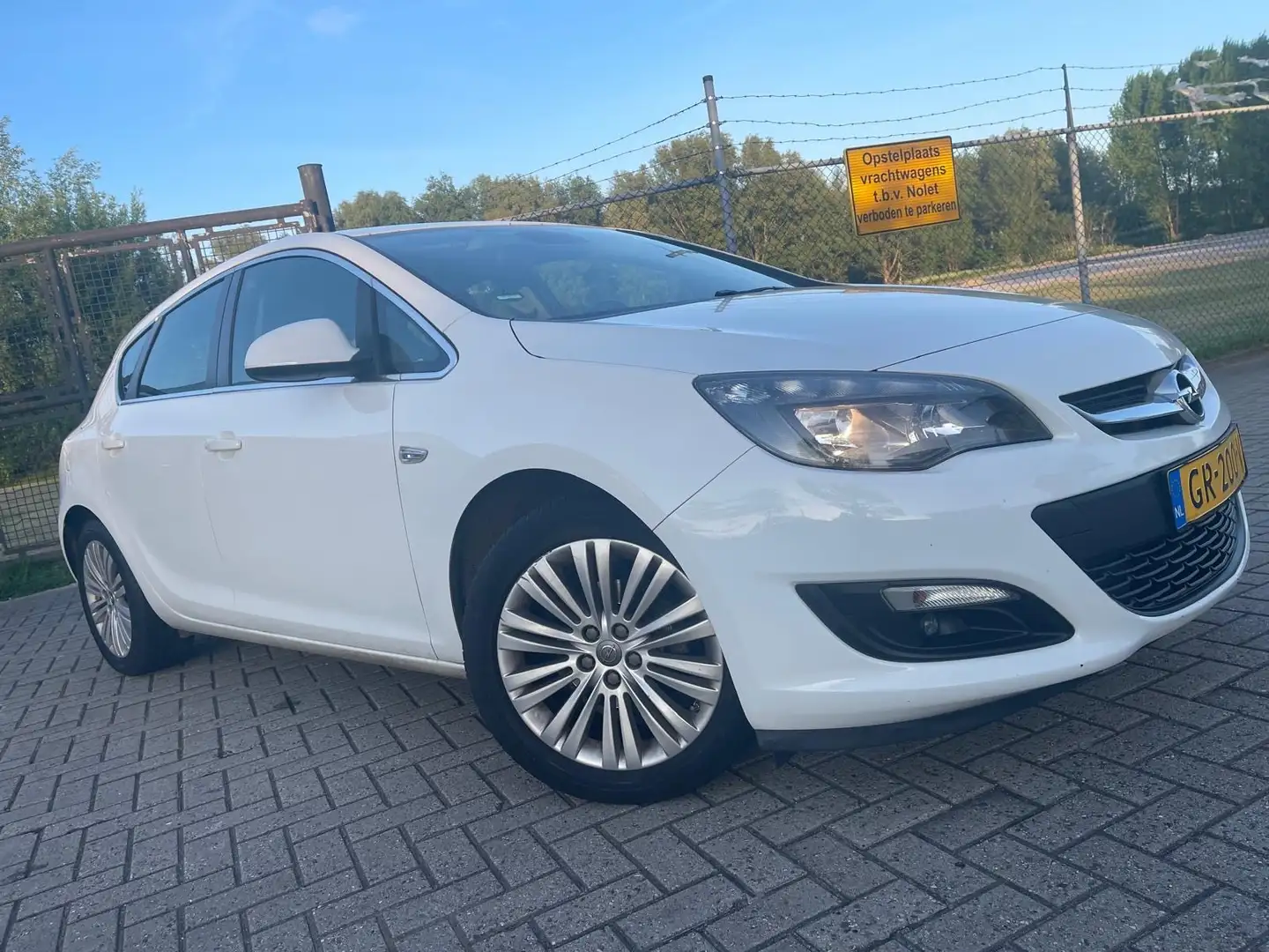 Opel Astra OPEL ASTRA 1.4 TURBO BENZINE 2015 Wit - 2