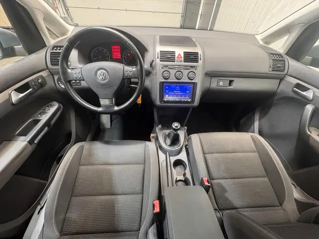 Volkswagen Touran view 11