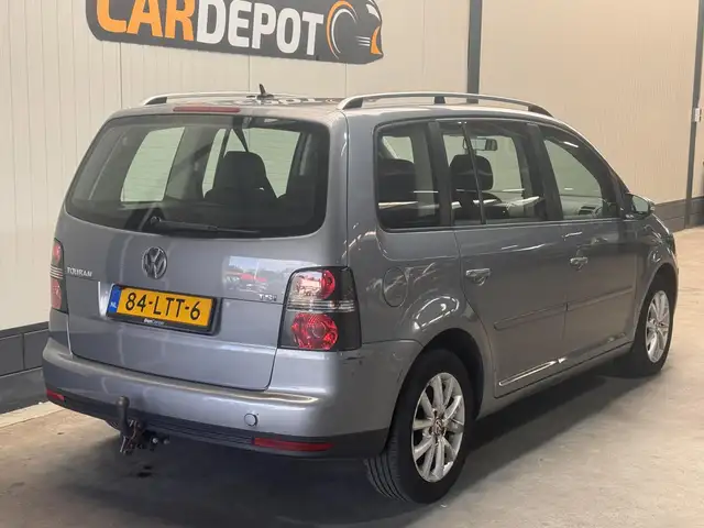 Volkswagen Touran view 5