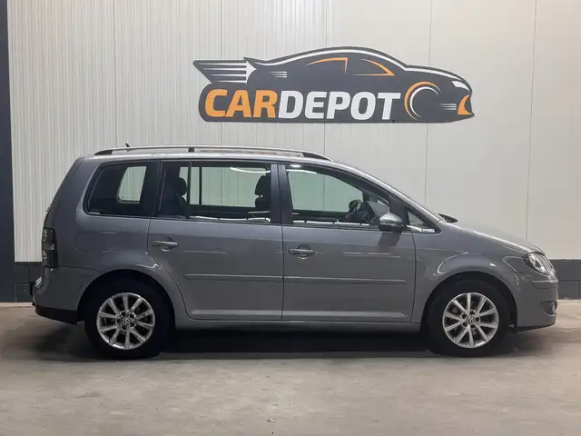 Volkswagen Touran view 4