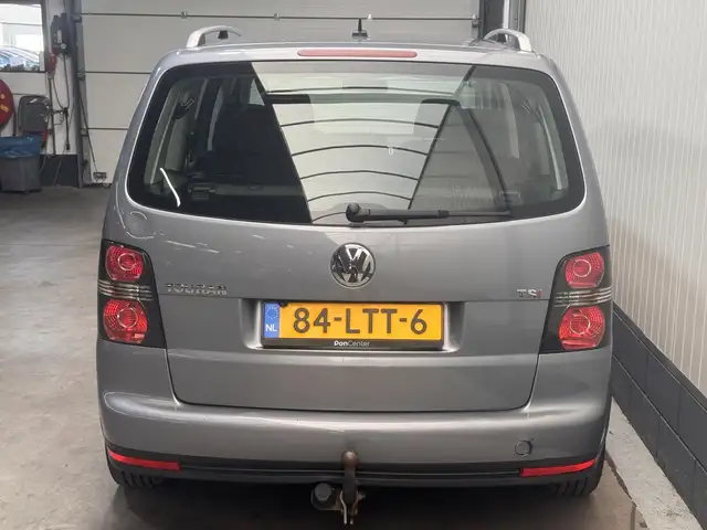 Volkswagen Touran view 6
