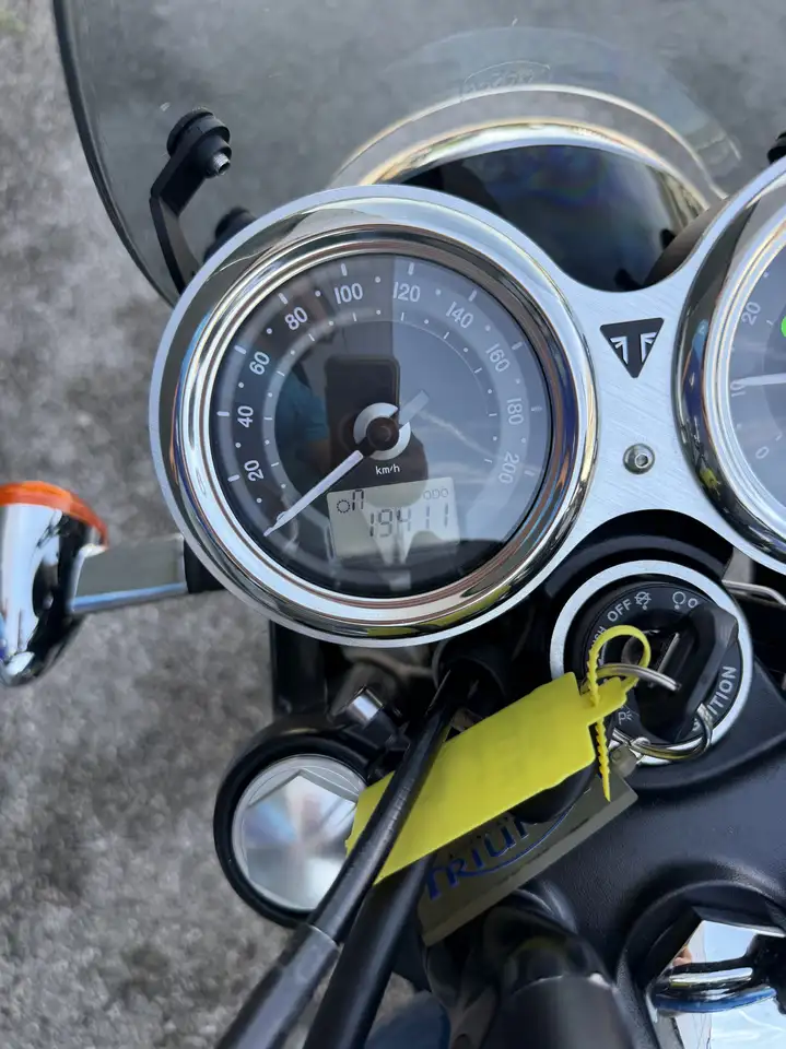 Triumph Bonneville T100