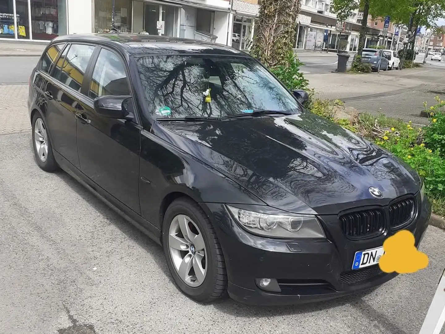 BMW 320 320d DPF Touring Edition Fleet Exclusive Černá - 1