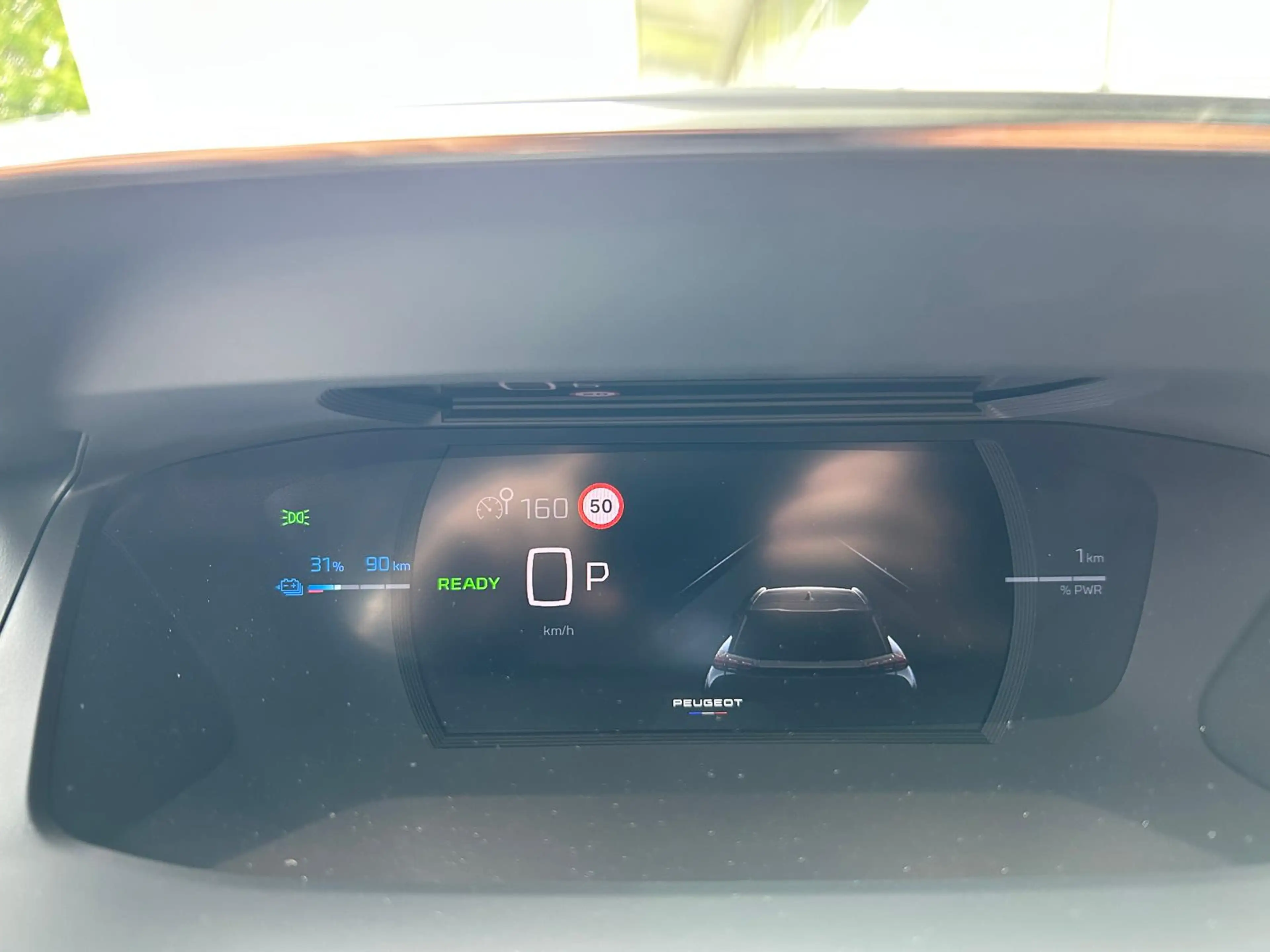 Peugeot e-2008 156 GT 54 kWh ACC Alcantara 360° Keyless — photo 8