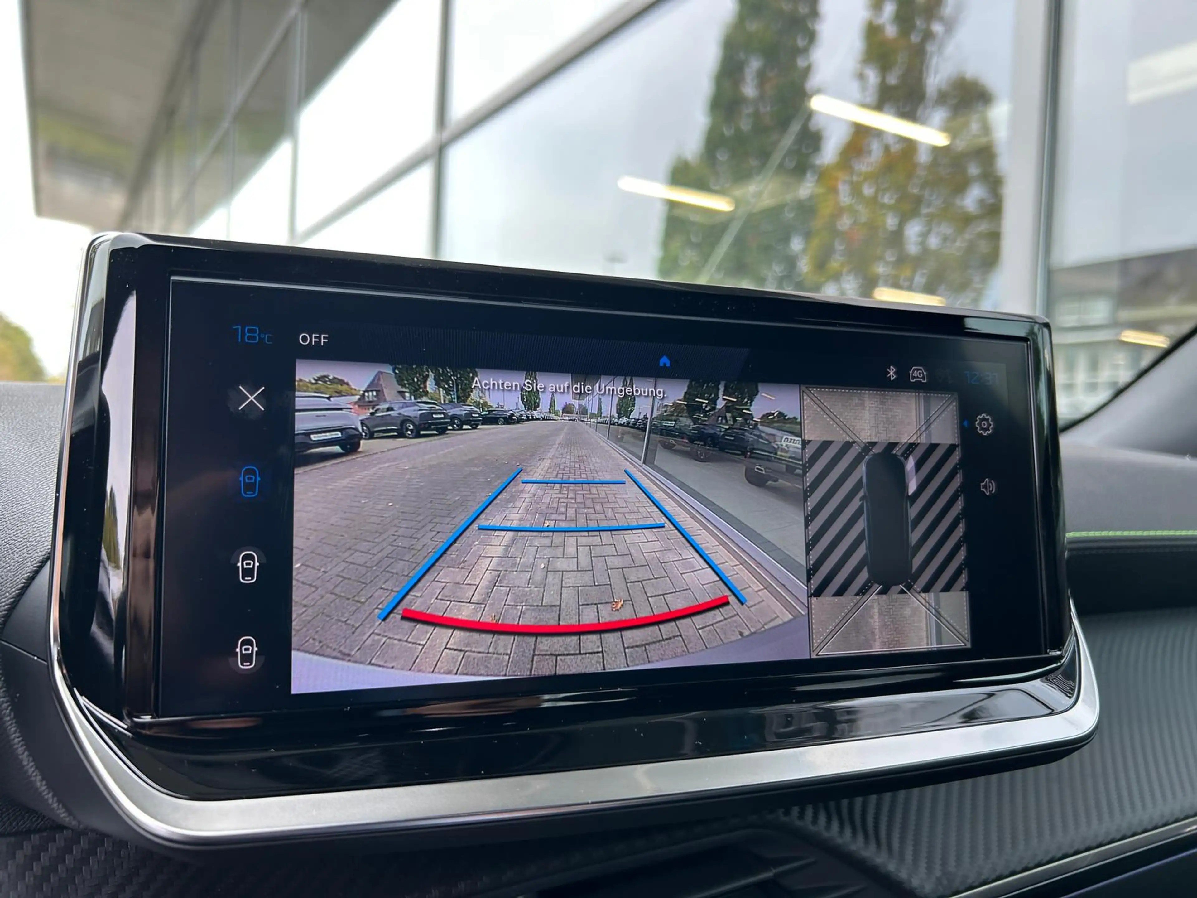 Peugeot e-2008 156 GT 54 kWh ACC Alcantara 360° Keyless — photo 10