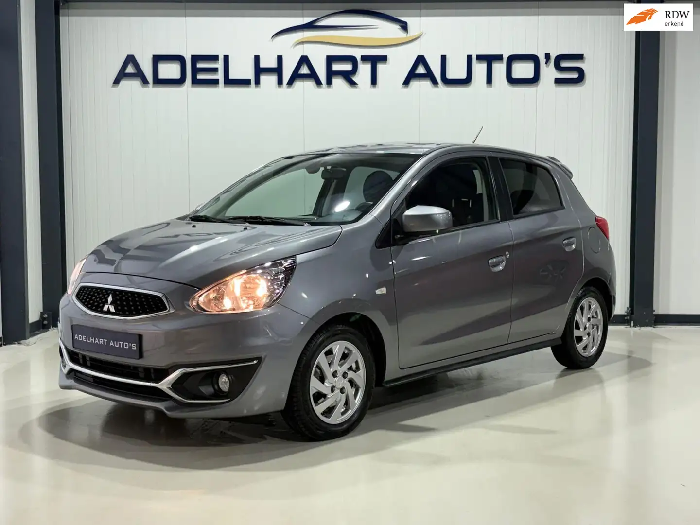 Mitsubishi Space Star 1.0 Intense Automaat / Airconditioning / Multifunc Gris - 1