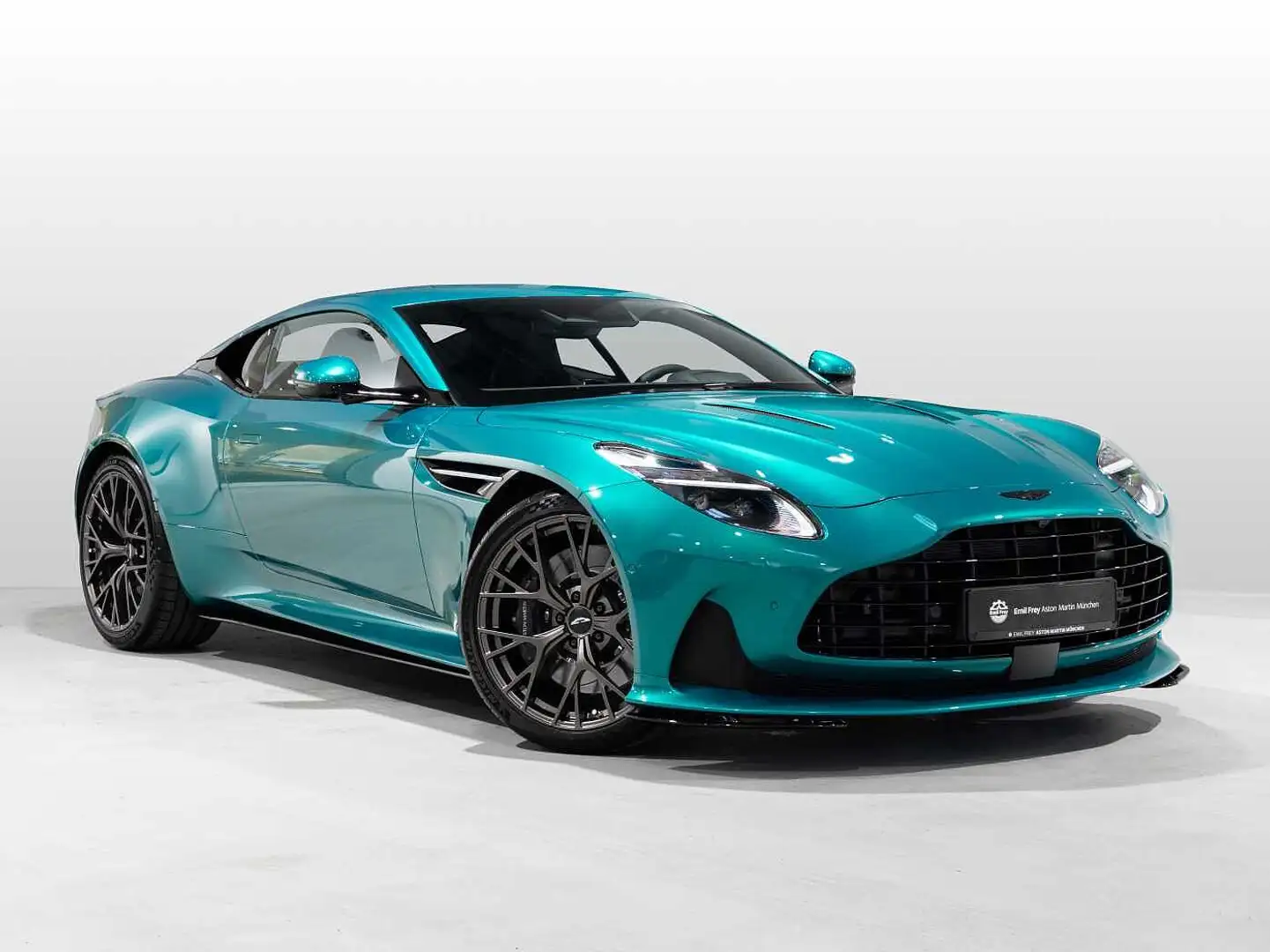 Aston Martin DB12 Coupe Vert - 2