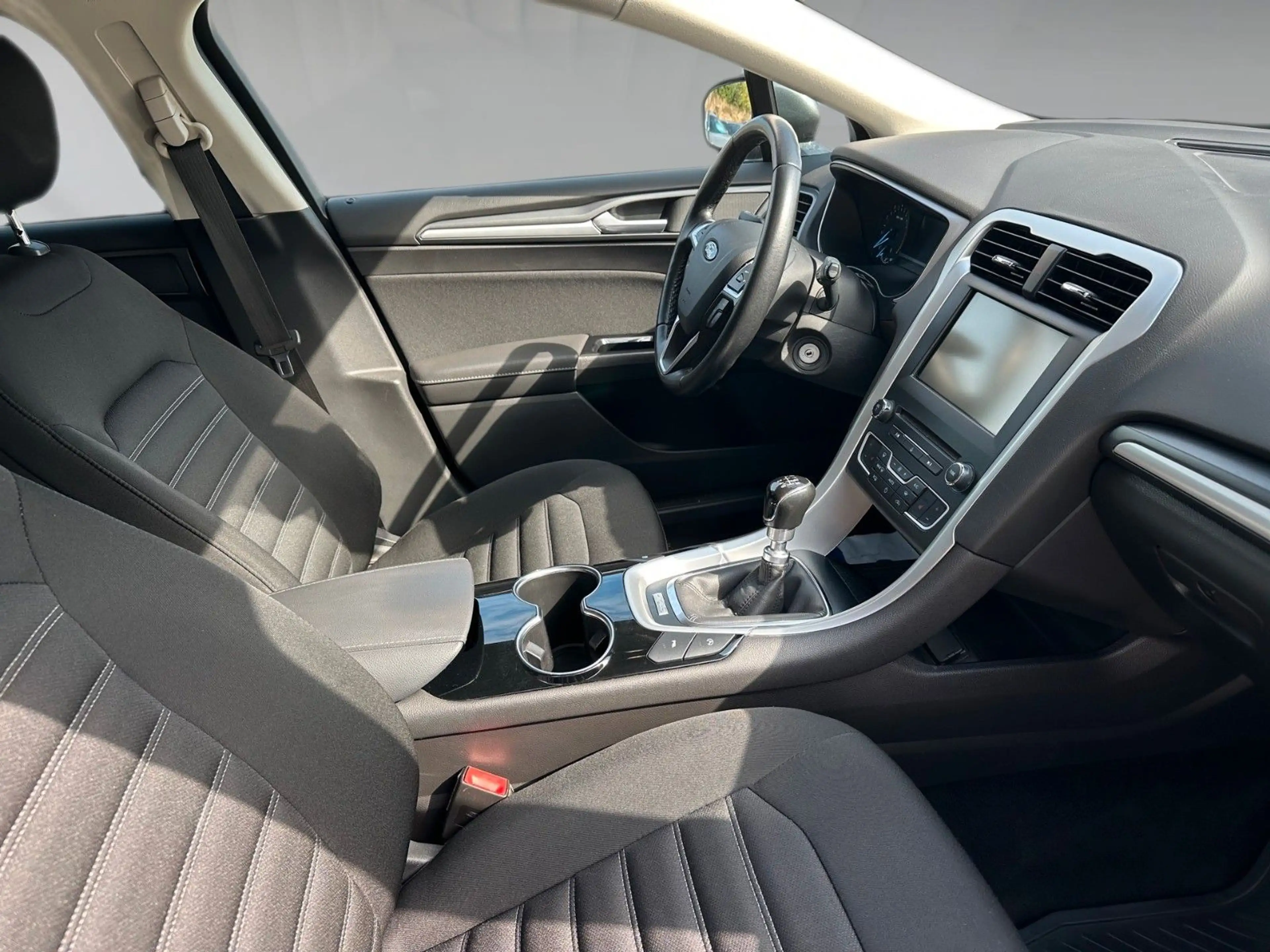 Ford Mondeo Turnier Business Edition — photo 7