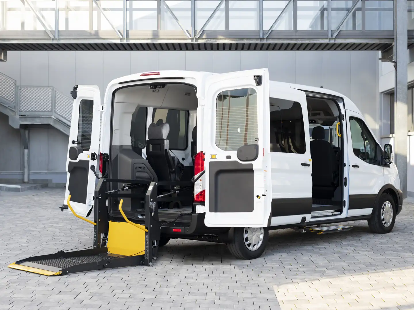 Ford Transit -- TRASPORTO DISABILI -- 350 L3H2 2.0 130CV TREND Blanco - 1