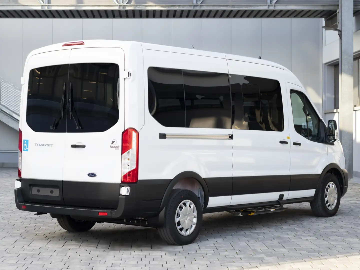 Ford Transit -- TRASPORTO DISABILI -- 350 L3H2 2.0 130CV TREND Blanco - 2