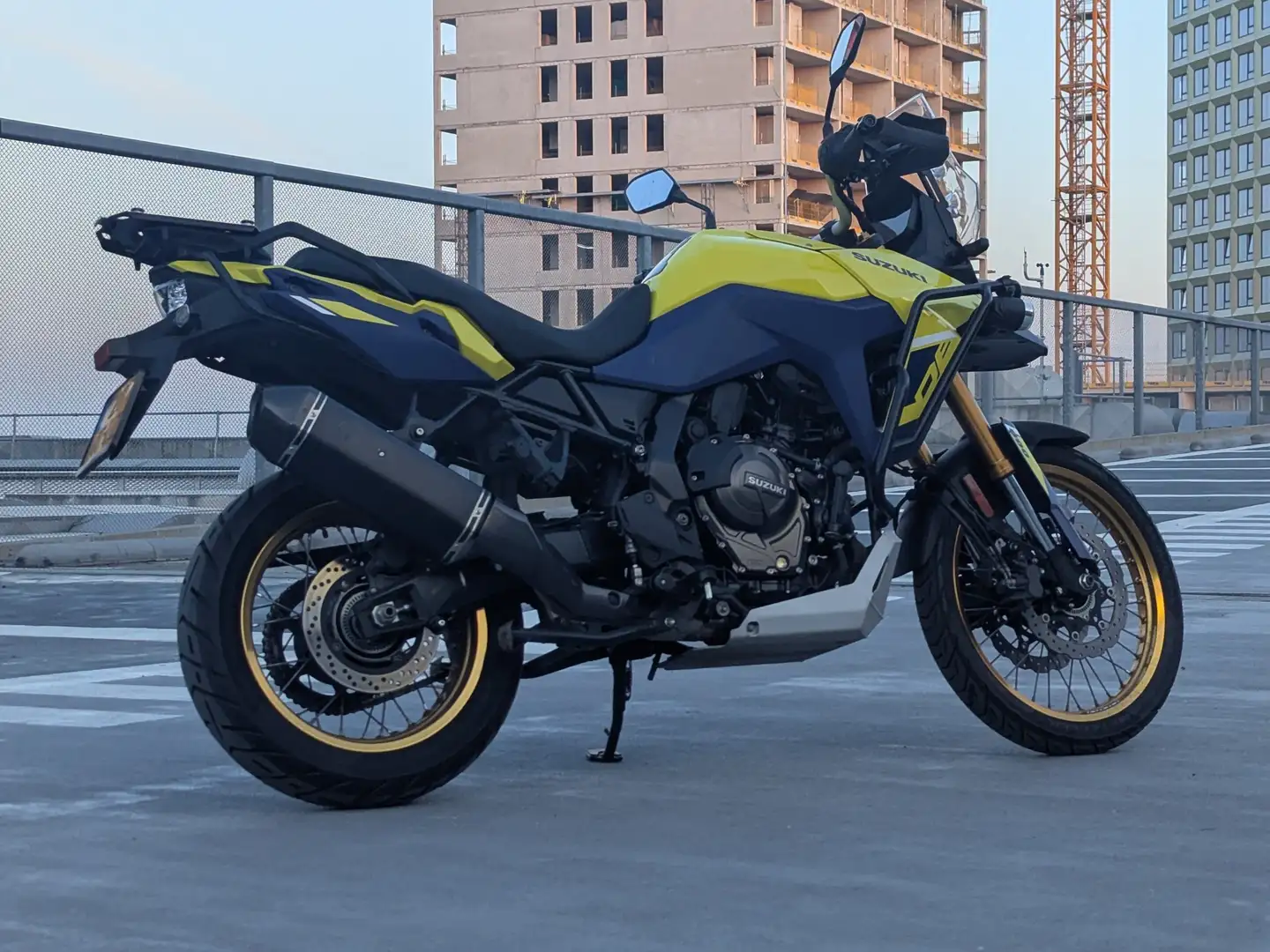 Suzuki V-Strom 800DE Adventure Jaune - 2