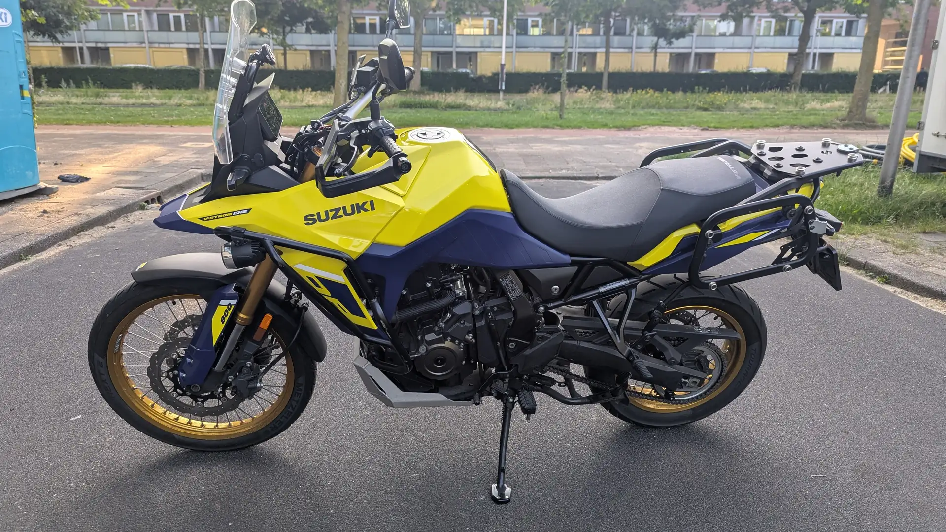 Suzuki V-Strom 800DE Adventure Jaune - 1