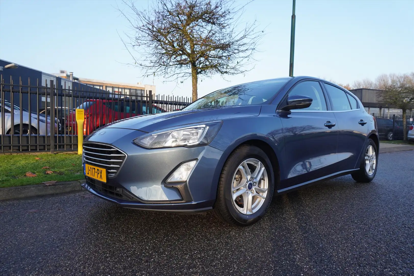 Ford Focus 1.0 EcoBoost 100pk Trend Edition Business AIRCO LM Blau - 1