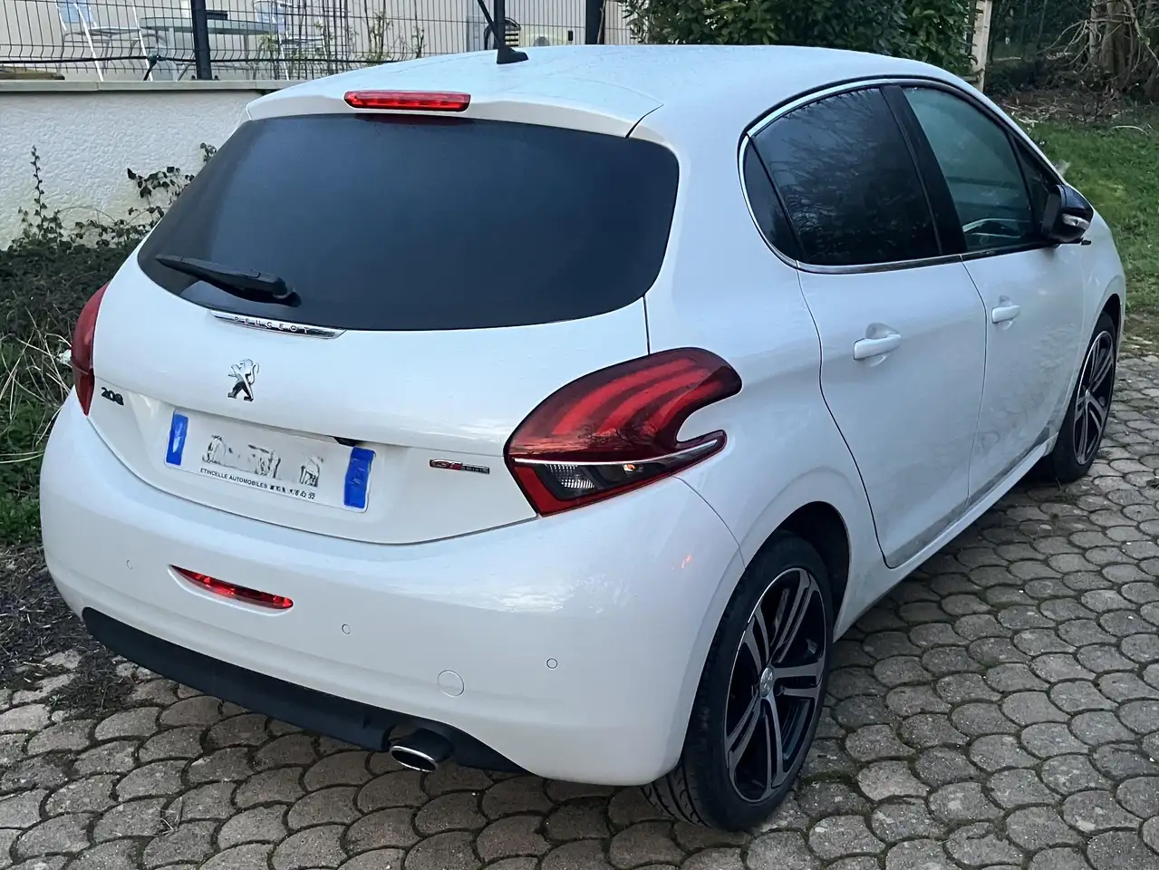 Peugeot 208 1.6 VTi 120ch BVA4 Allure A